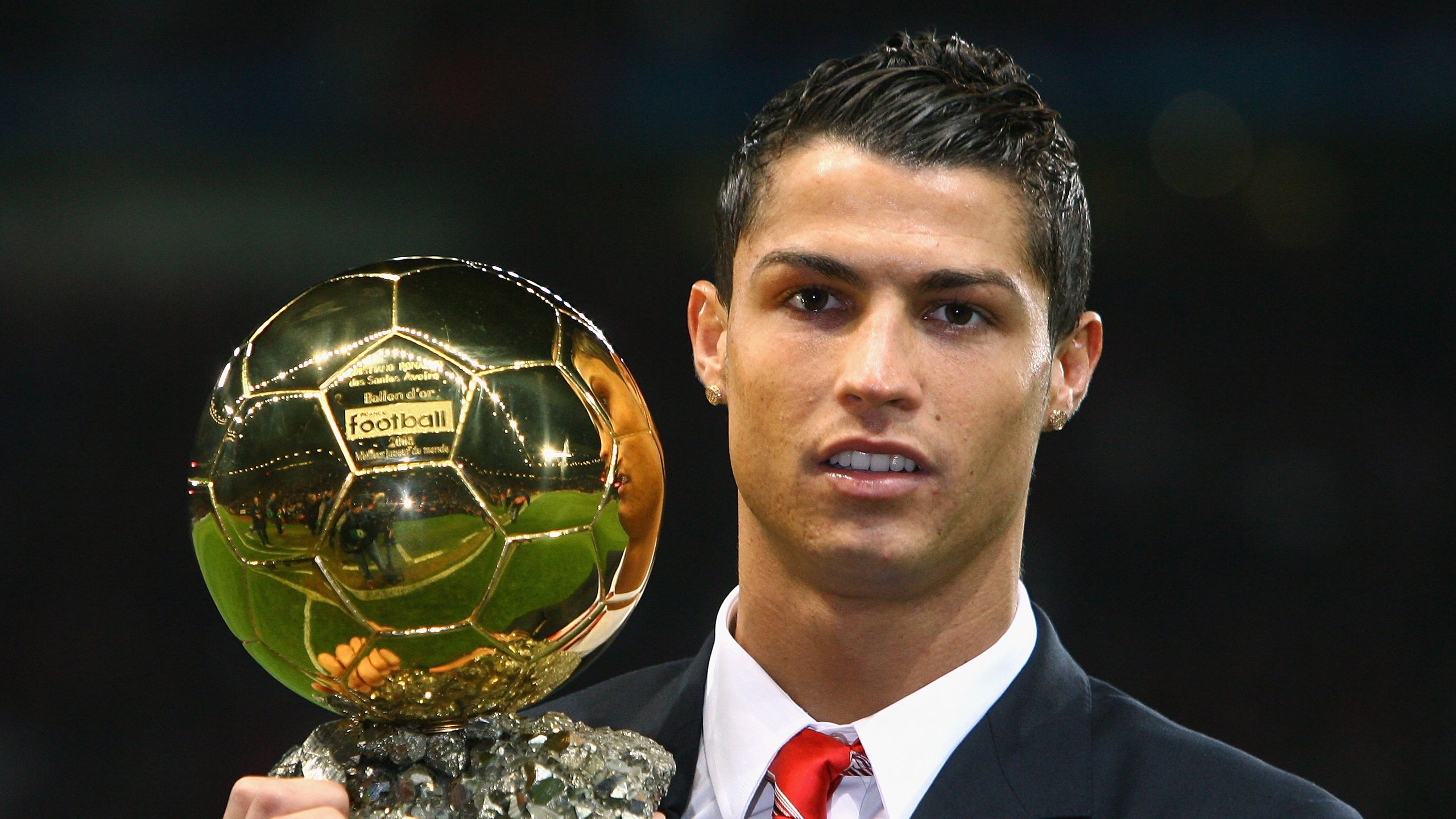 欧冠小组赛：皇家社会与阿贾克斯1比1战平 青训球员占据首发大半席位