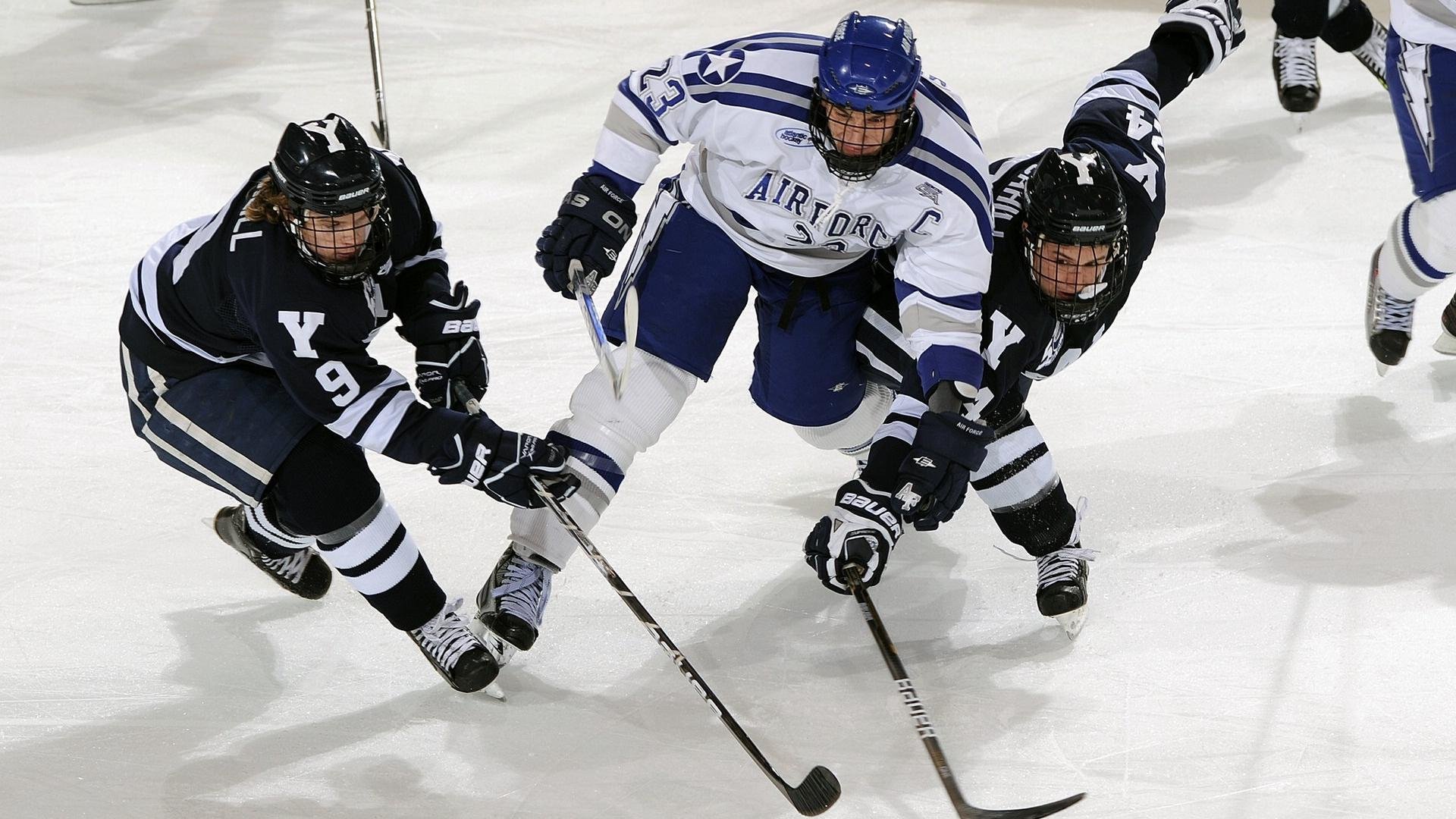 欧冠小组赛：加拉塔萨雷再扮豪门杀手 主场2比1送巴萨首败